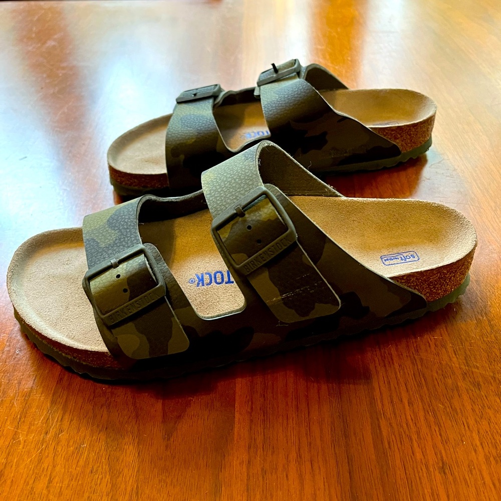 Birkenstock Arizona Sandal in Camo. Men’s size 8.